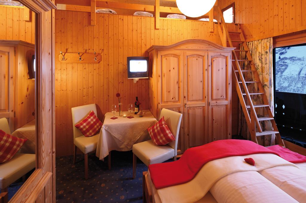 Hotel-Gasthof Zimba Damuels Esterno foto
